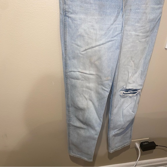 Levi’s Mom Overalls - Picture 6 of 7